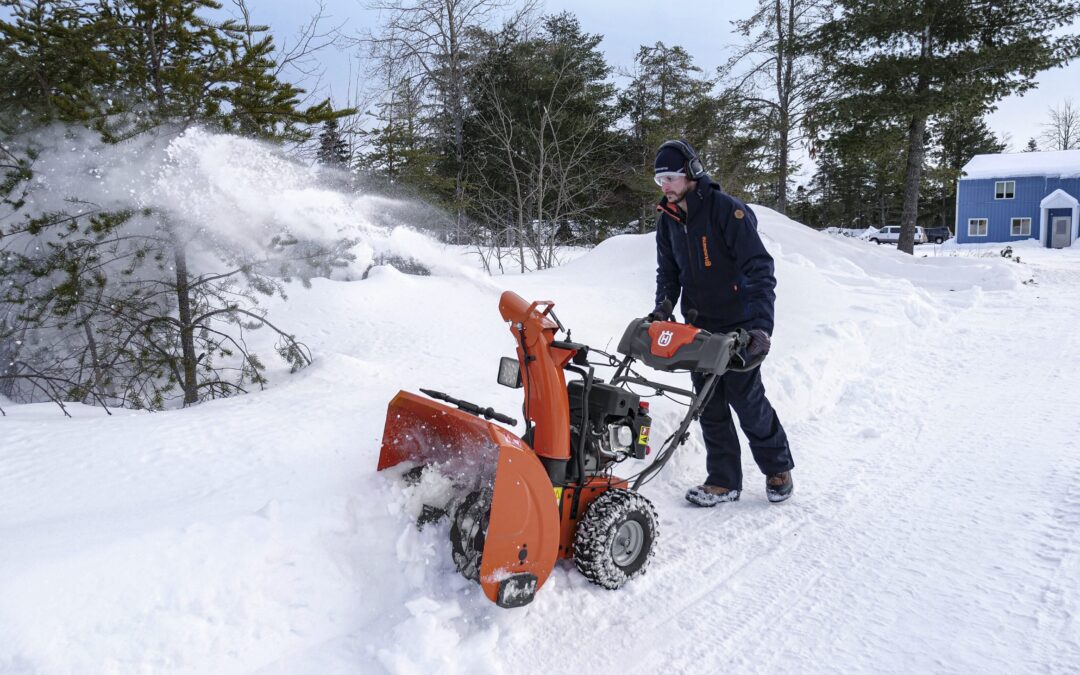 Miks valida Husqvarna lumepuhur?